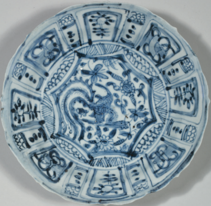 A group of four blue and white 'Kraak Porselein' dishes, Chongzhen period, circa 1643 2