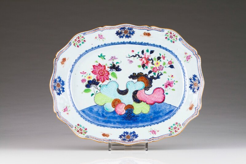 A Chinese export porcelain large scalloped polychrome 'pseudo Tobacco Leaf' decoration dish, Qianlong Period (1736-1795)