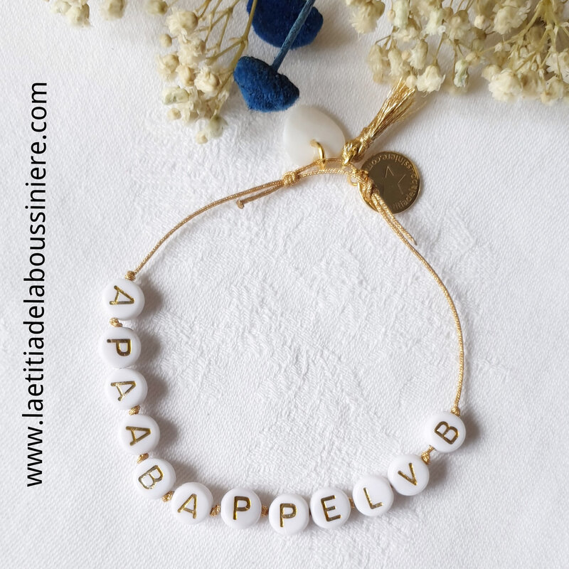 Bracelet Alphabet Initiales Cadeau de Naissance - 9 € jusqu'à 8 lettres, 11 € jusqu'à 12 lettres