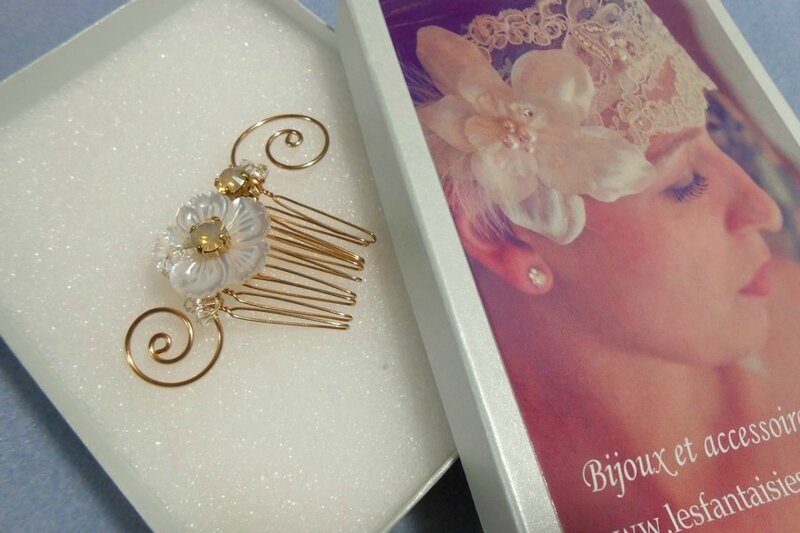 bijoux-mariage-peigne-fleur-de-nacre-sand-opal-4-coffret