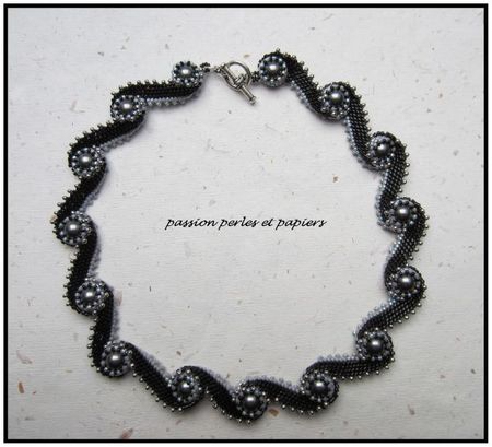 collier waves of pearls noir argent 1