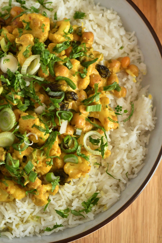 Curry de chou-fleur, pois chiches & raisins secs_4