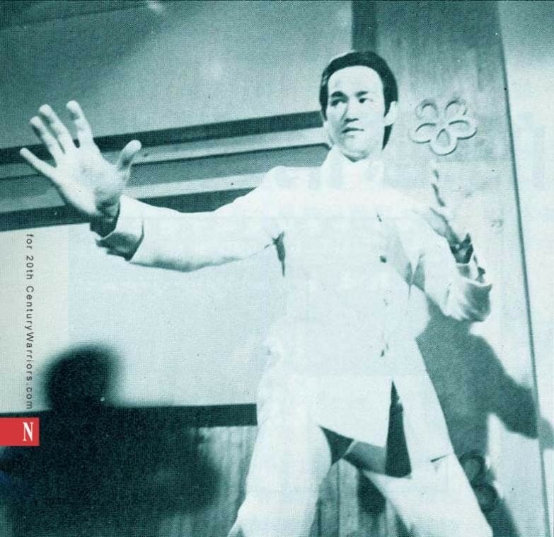 FIST OF FURY (LA FUREUR DE VAINCRE) Bruce Lee et sa flûte silencieuse
