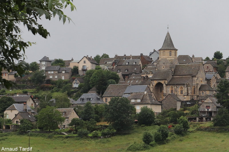 001772 Aubrac Juin 2023 - Aveyron - Le village de Prades d'Aubrac