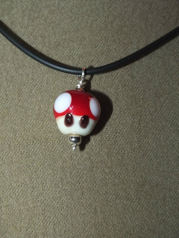 pendentif lampwork Champi de Mario (1)