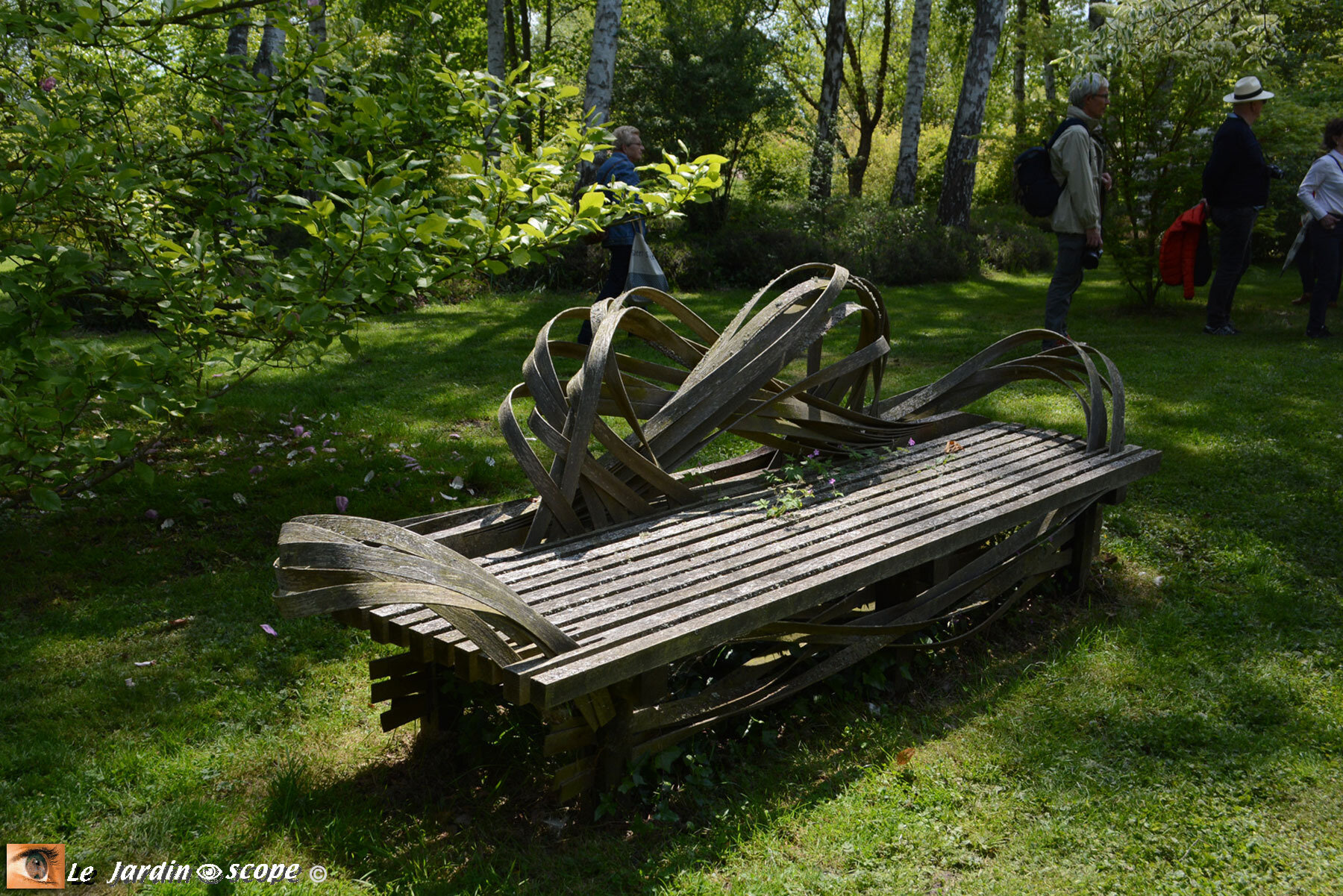 Banc artistique du Jardin Notre Dame de l'Eau (28)