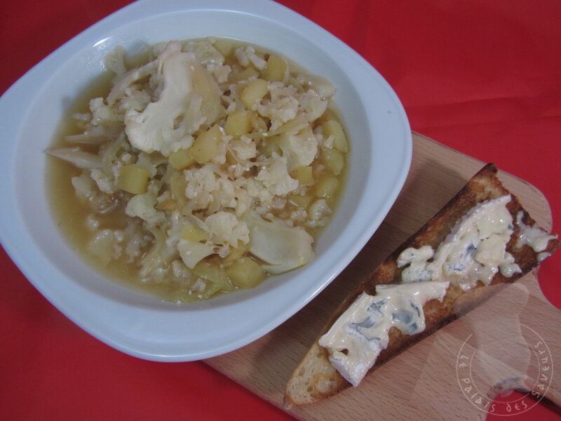 Soupe chou-fleur pomme de terre et Bleu