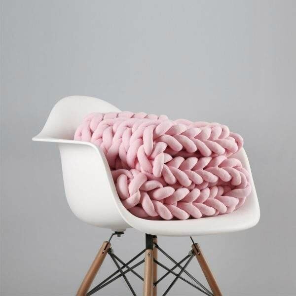 braid-blanket-small-pink-600x600