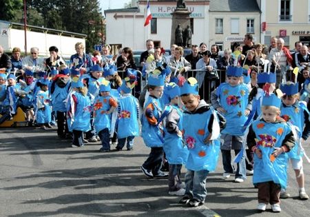 CARNAVAL_ECOLE_2010_Champ_Roland_groupe