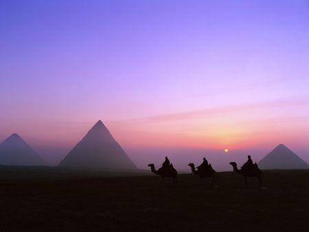 Pyramids_1_D6UCM1OWZZ_1600x1200