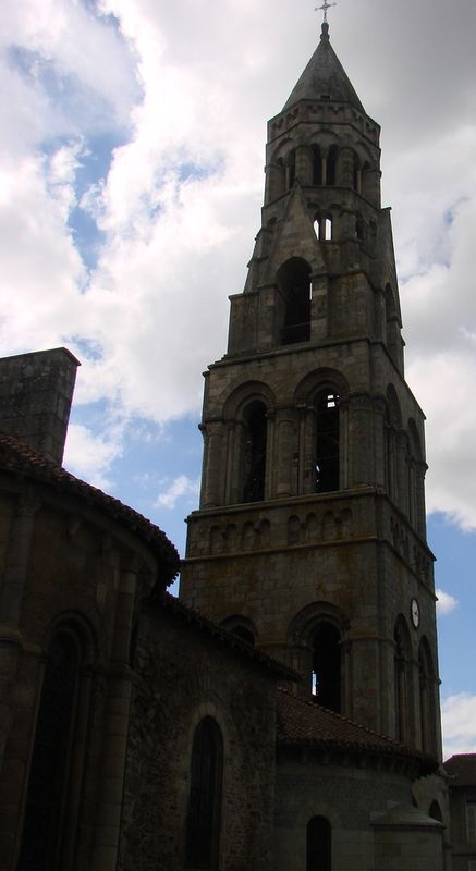 ST LEONARD DE NOBLAT 1
