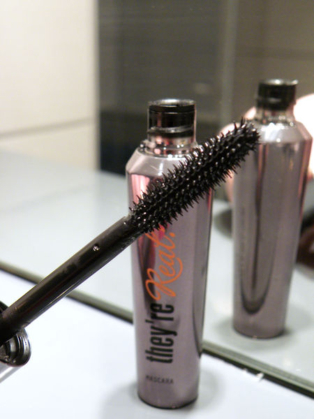 mascara_benefit_world_s