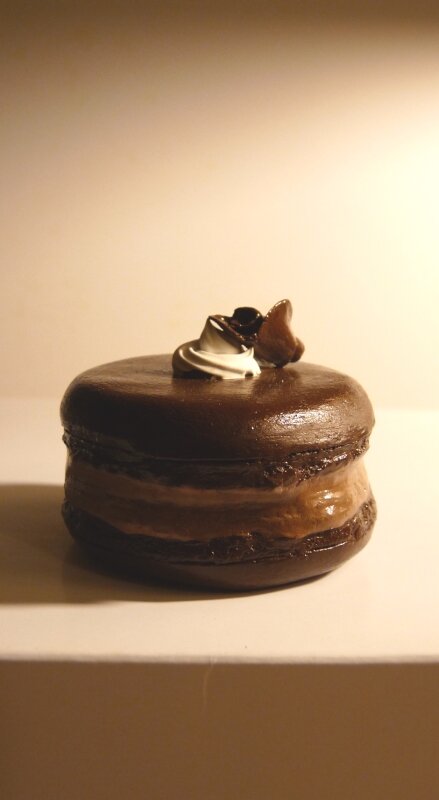 Gros macaron tout choco