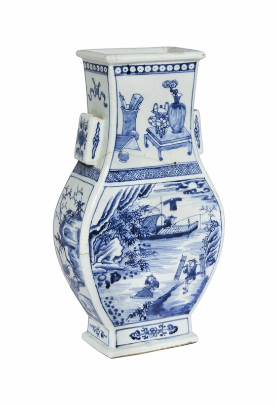 A large blue and white hu vase, Kangxi period (1662-1722)