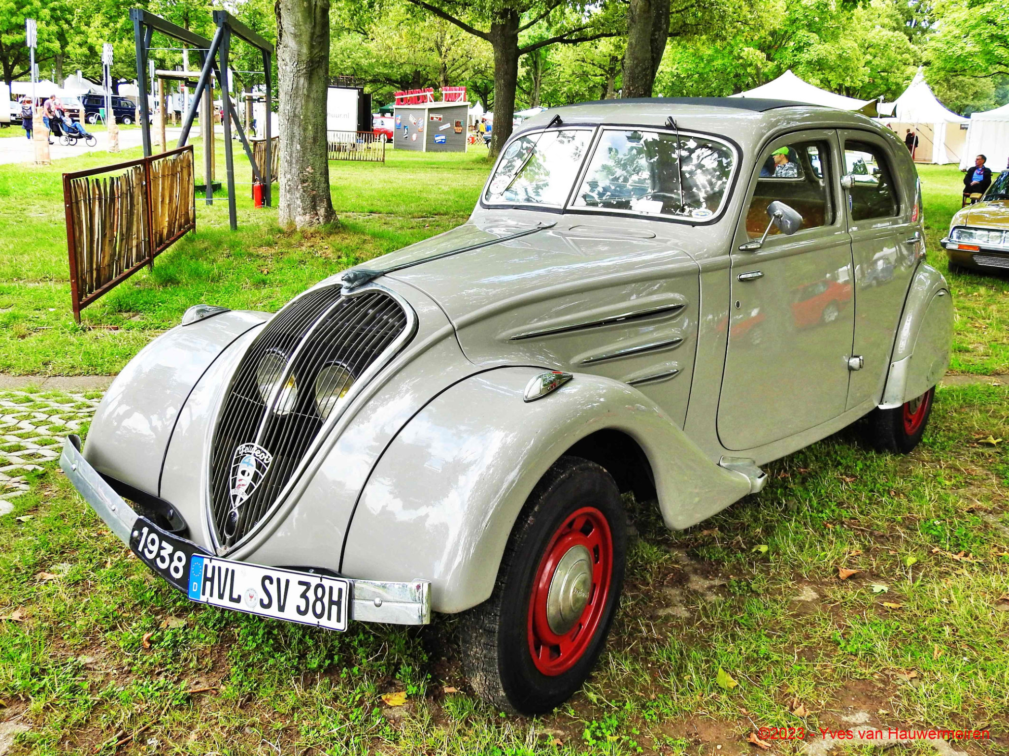 Peugeot 402 Légère_01 - 1934 [F] YVH_GF
