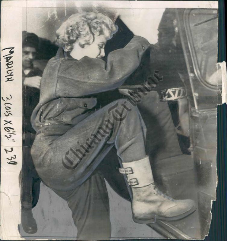 1954-02-16-3_seoul-base_K16-jeep-010-1a