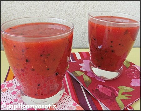 Smoothie aux fruits rouges