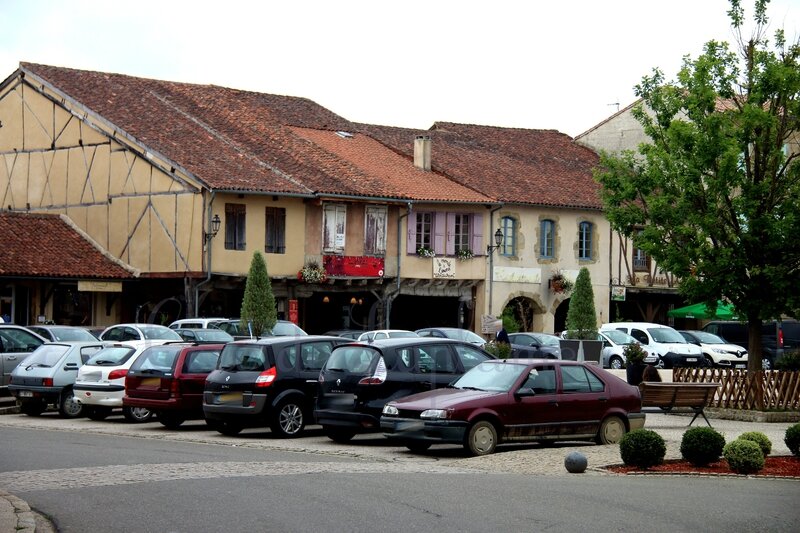 Place centrale -Marciac -Gers