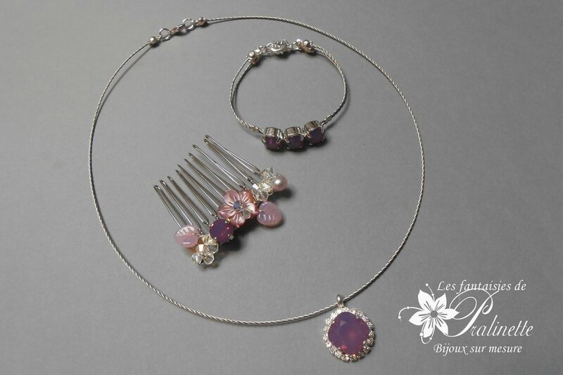 parure-mariage-strass-cristaux-et-fleur-de-nacre-violette-rose-poudre