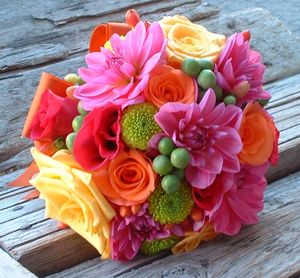 bright-color-wedding-bouquet-2