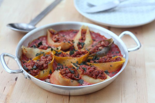 conchiglioni farçies au veau et sauce tomate blog des astucieuses chez requia cuisine et confidences
