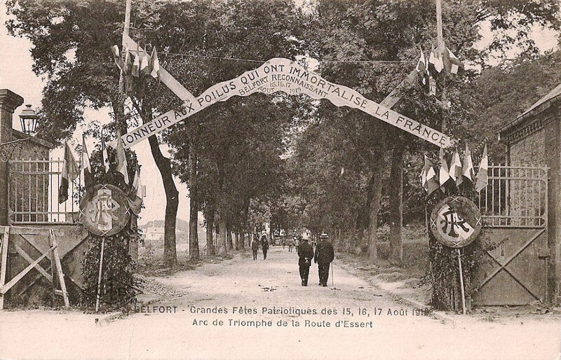 1919 08 15 Belfort CPA Fêtes patriotiques Route d'Essert Arc de triomphe