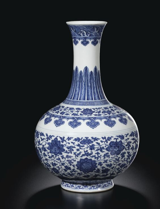 A blue and white bottle vase, Seal mark and period of Daoguang (1821-1850)