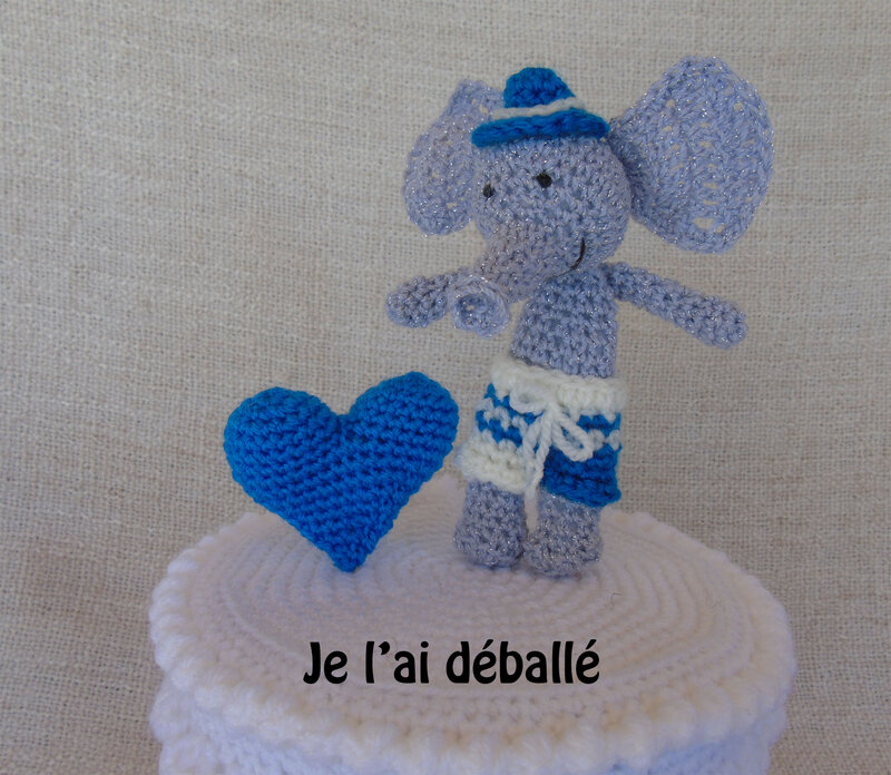 Elephant-crochet-coeur-bleu