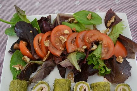 Petits roulés au pain de mie, poulet et pesto (9)