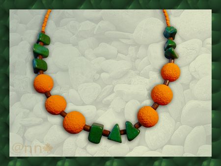 Collier_sucre_orange_et_pierres_verte