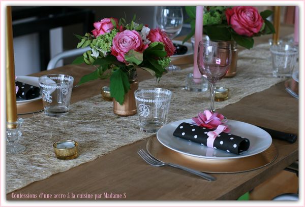 Table rose et or 028