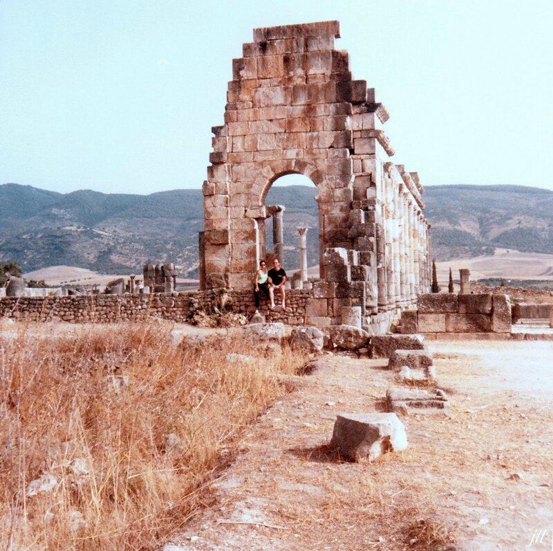 1 ext de la basilique lieu de réunion civil ouvert au public dans l'antiquité grecque puis romaine