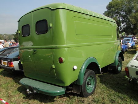 RENAULT Goelette 4X4 Nesles Retro Expo 2009 2