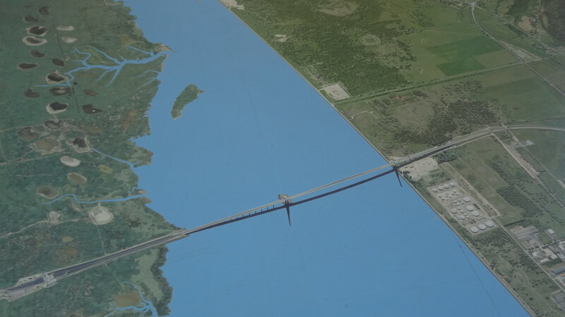 Pont_de_Normandie_port_center