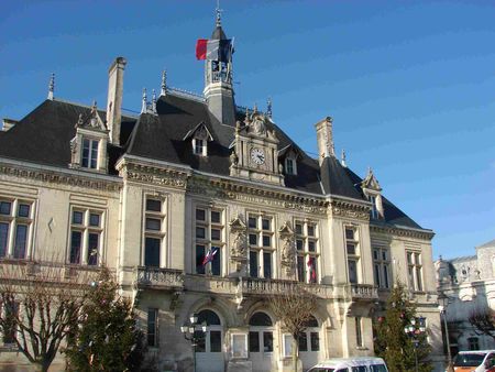 St_Jean_d_Ang_ly_mairie1