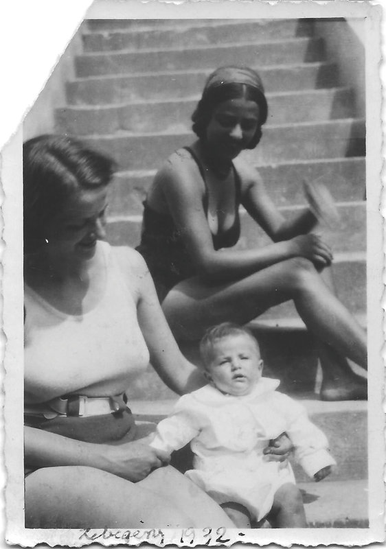 Amrita avec sa future belle-soeur Viola Egan et son fils Aron 1932 Zebegény