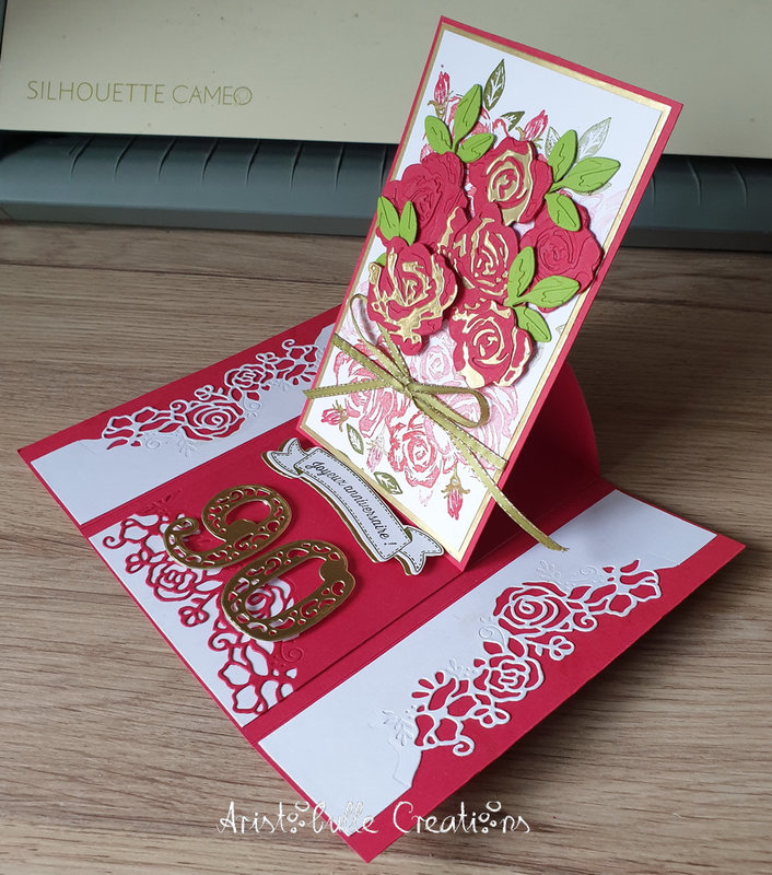 Carte chevalet anniversaire roses rouges - profil