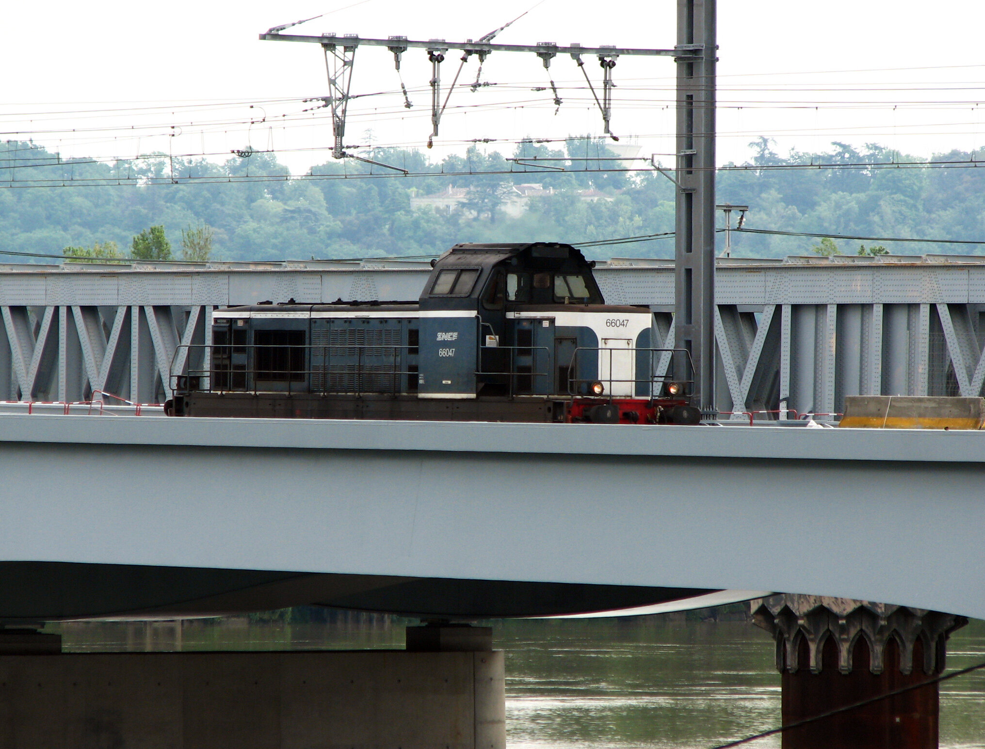 BB 66047 sur le pont Garonne, Bordeaux