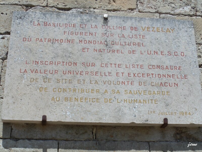 vézelay5-plaque de la basilique