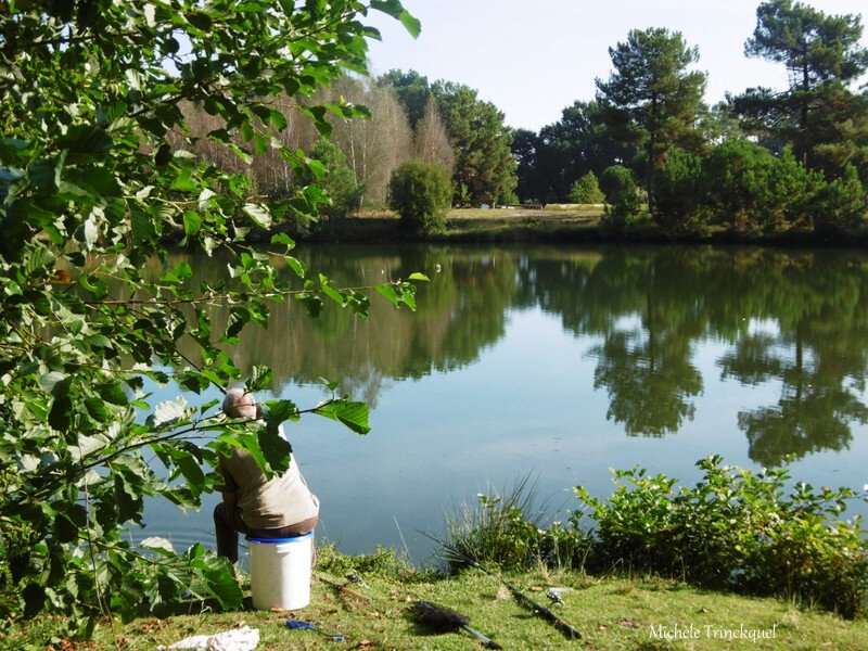 Etang d'Ous Pins et Eglise Lesgor 110918