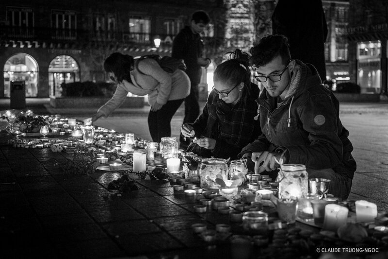 Place Kléber bougies attentats-2