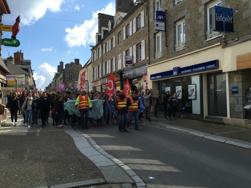 manifestation loi travail Avranches 31 mars 2016 lycéen défilé cortège rue de la Constitution