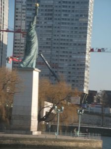 statue de la liberté à Paris