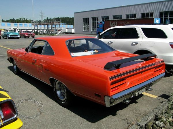 plymouth road runner coupe 1970 b