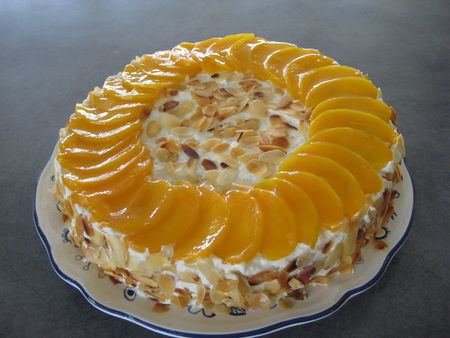 Génoise à la crème pâtissière et pêches au sirop recettes Faire un don