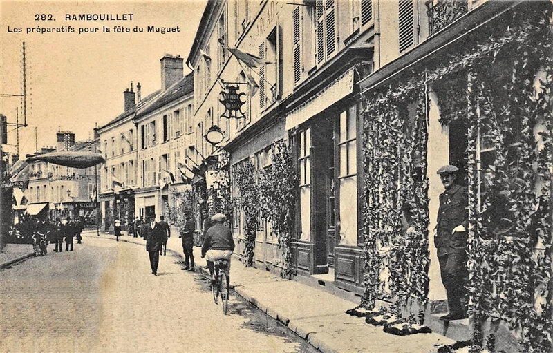 CPA Rambouillet Fête du muguet