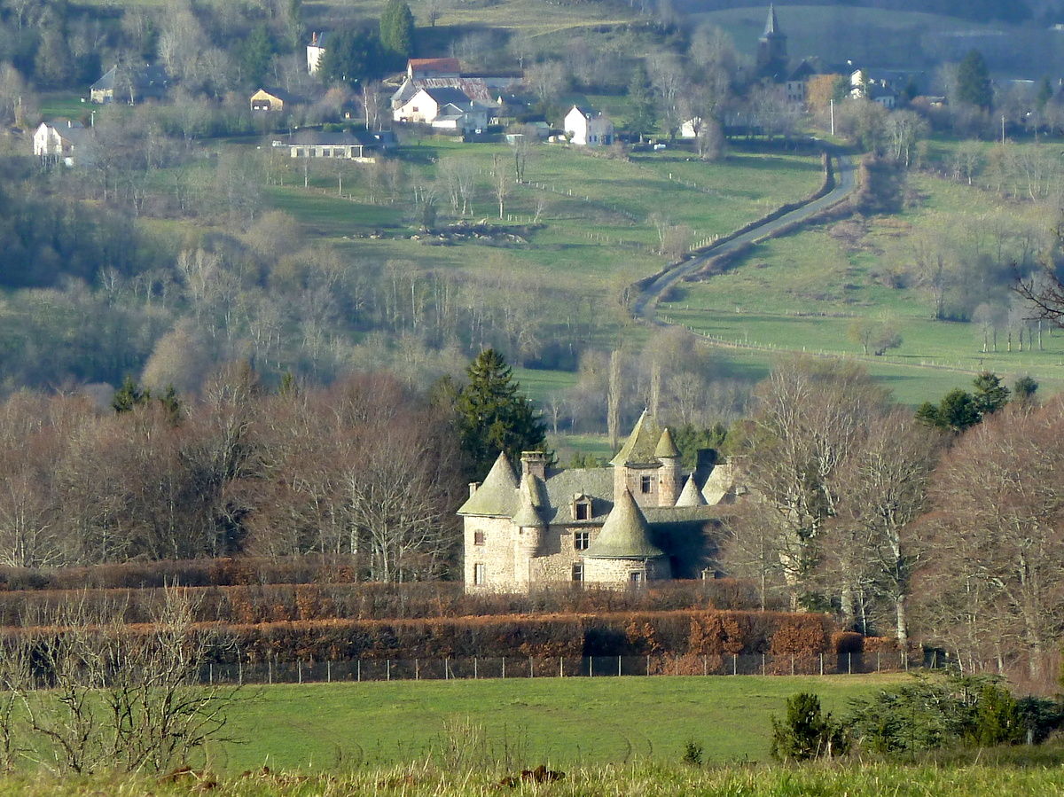 château de Cordès (depuis Orcival)