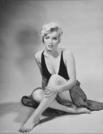 1954-09-15-NY-Halsman_Studio-in_skirt-035-1a