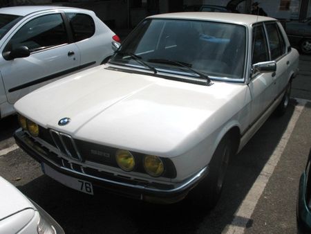 BMW520av