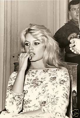 1958-10-08-olympia-premiere_brigitte-avec_distel-011-1